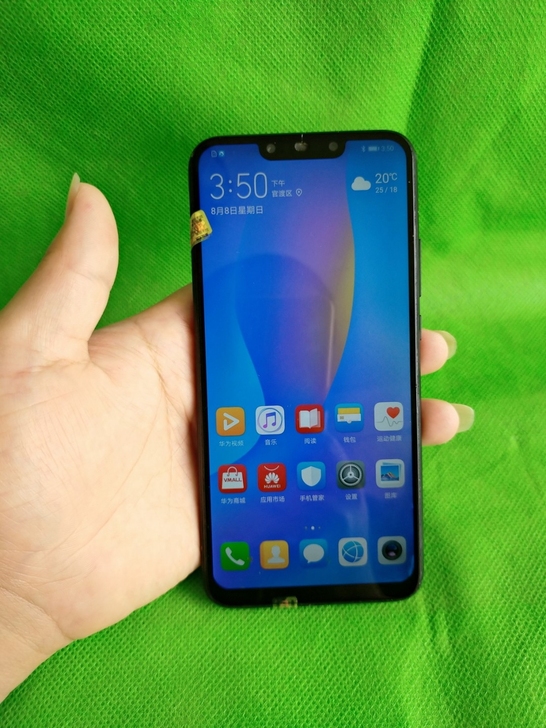 华为nova 3i，运行内存4G，机身内存...