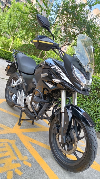 新大洲本田cbf190x战鹰拉力摩托车