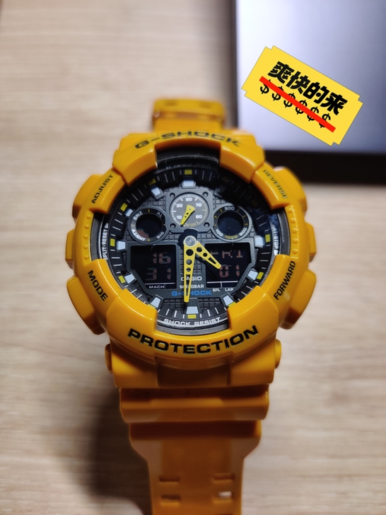 卡西欧G-shock大黄蜂