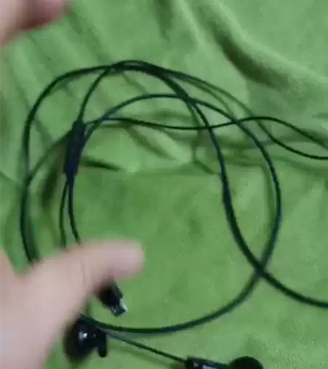 纽曼耳机黑色，安卓手机使用，闲置物品，转给...