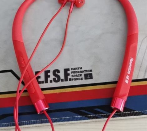 耳机，九九新，便宜出 感兴趣的话点“我想要...