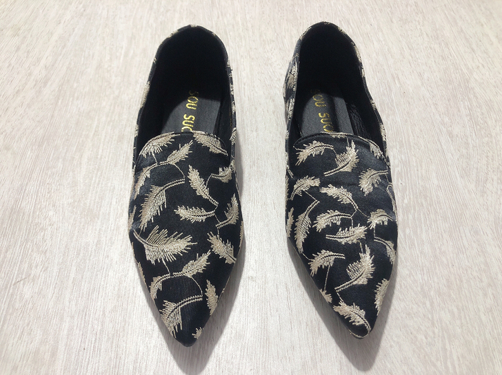 35码尖头高端气质精致刺绣绸缎单鞋女。33...