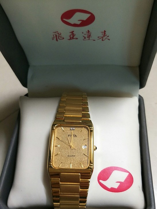 深圳飞亚达男士石英金色表，全新。走时精准。...