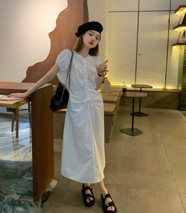 白色泡泡袖连衣裙女夏季法式设计感褶皱收腰气...