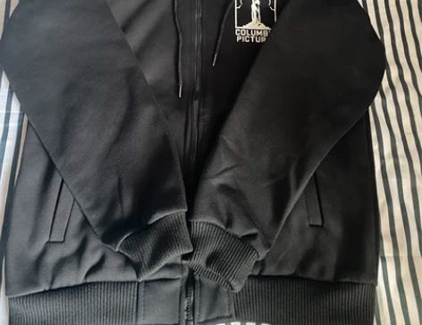 年前腾讯视频一个活动抽到的衣服，今天刚送来...