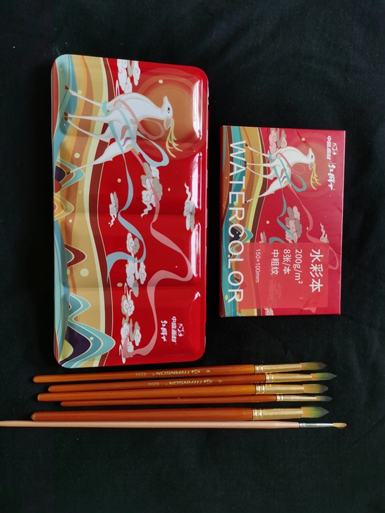 中盛水彩颜料！