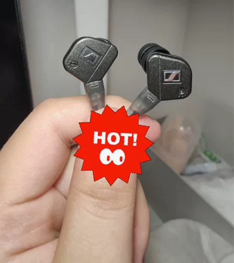森海塞尔IE8i。再加送一个100多块的飞...