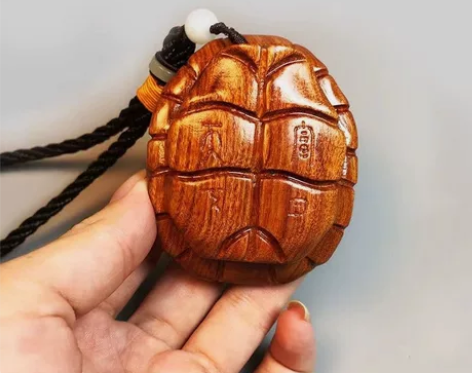 黄花梨木手把件富甲天下文玩木雕龟壳摆件富甲...