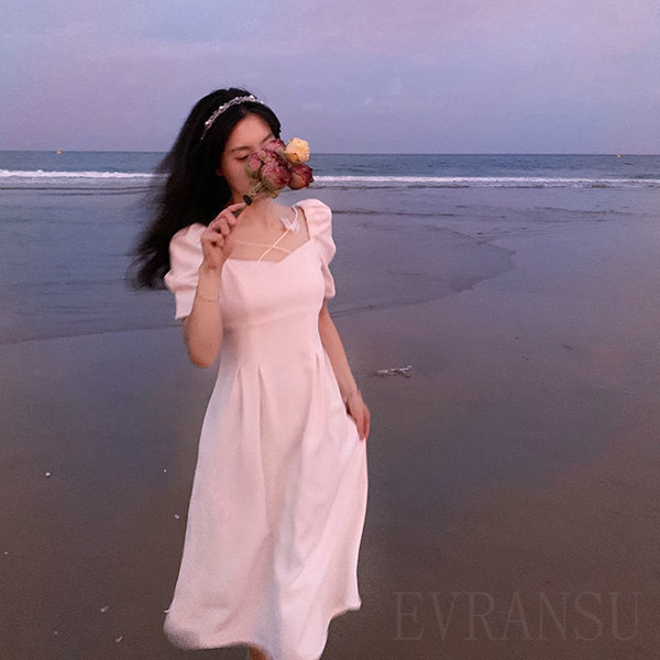 法式气质极简风白色连衣裙女夏季新款小众设计...