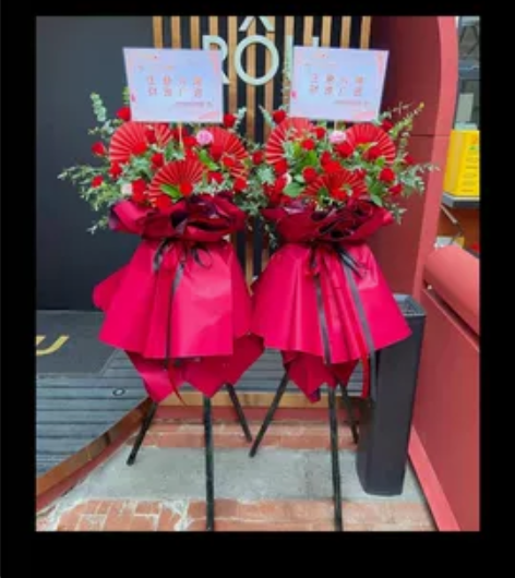 全新玫瑰开业花篮。一个129元 感兴趣的话...