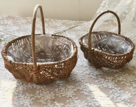 复古柳编花篮 穿白雪姬的时候搭配的，回头率...
