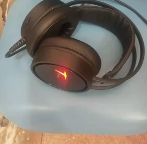 磁动力头戴式耳机9成新7.1独立声卡游戏耳...