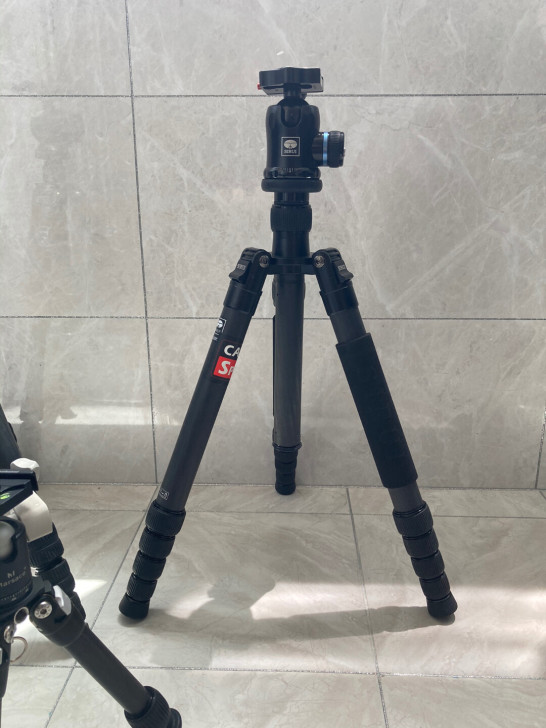 出思锐n3205x三脚架+k30球台。