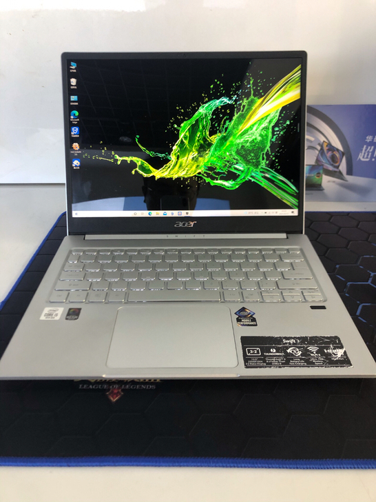 宏碁SF313-52 ，全钢化玻璃3：2镜...