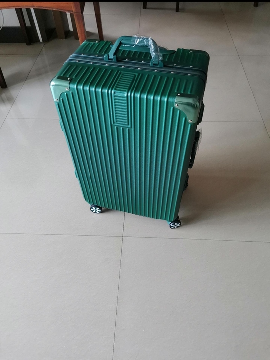 【全新处理】箱包店清仓,拉链款/铝框款都有...