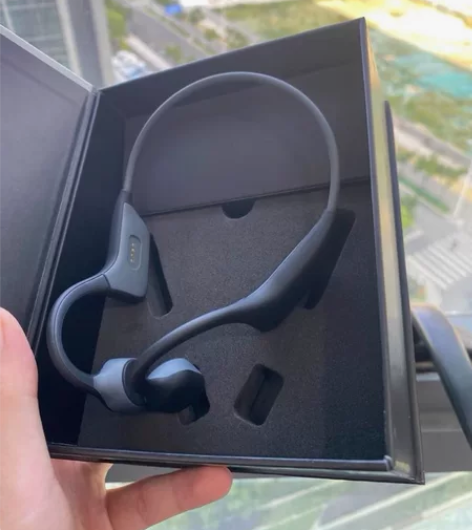 全新网红骨传导耳机 当时600买的 用不上...