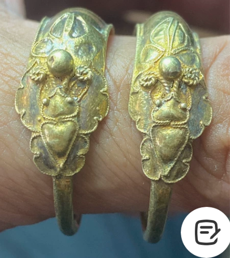 老银鎏金大耳环，工艺精致，里面有款完整18...