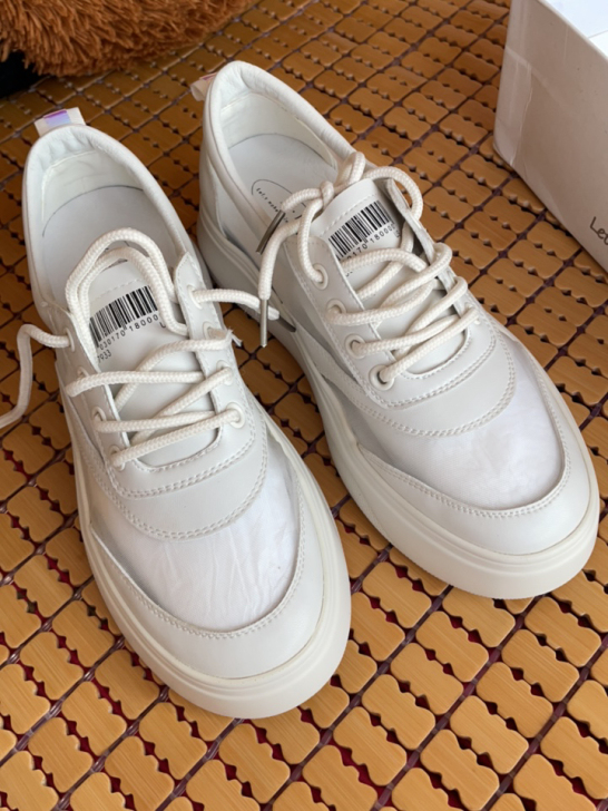 码数38。女鞋 板鞋   码数偏小 37脚...