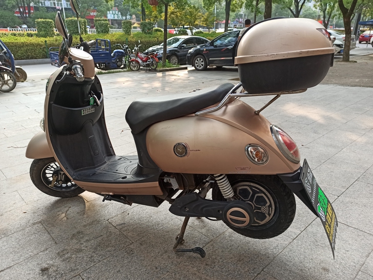 绿源电动车，小龟王 60-20大电池，车况...
