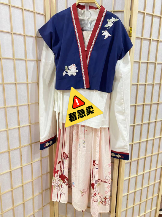 自拍馆汉服九成 诚心出手