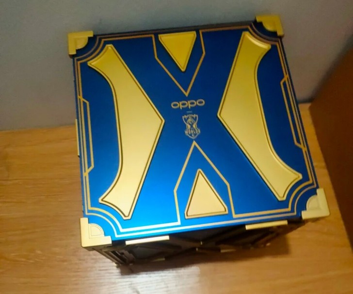 OPPOfindx2英雄联盟限定 全新就拆...