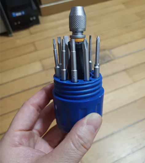 螺丝刀系列套装，全新，高12cm，直径4....