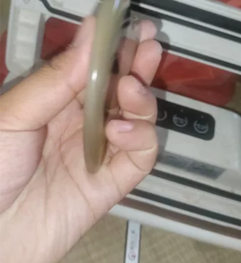 0.87厚白牦牛角三角板带黑纹左上角有点薄...