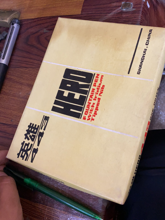 出售老英雄铱金钢笔，品相库存全新，一共11...