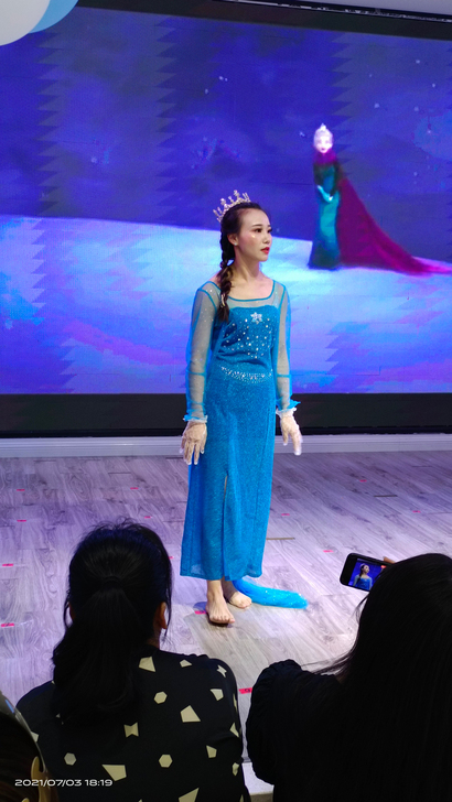 现货cosplay动漫万圣节冰雪奇缘艾莎公...