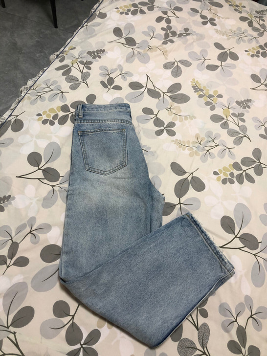 实体店后300 超级喜欢的一条牛仔裤,现在...