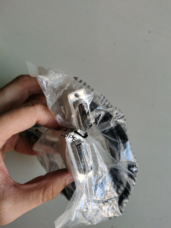 显示器连接线