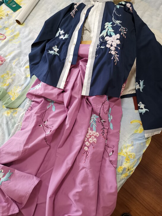 春拾记xd价出  瑾瑜袄裙白菜出，可换绒花...