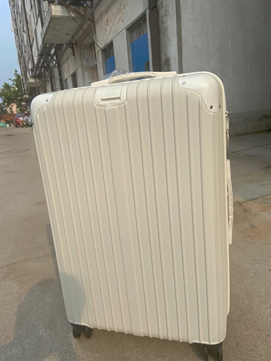 【顺丰包邮】全新糖果色20寸旅行箱 26寸...
