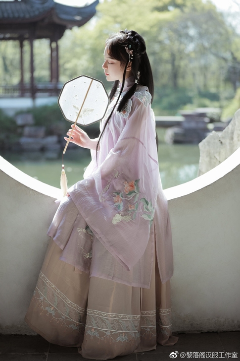 黎落阁原创绝版汉服明制清平乐下裙绣花褶裙