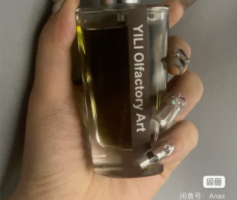 求购一只yili家的拉裴尔系列基督受难和五...