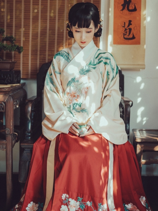 钟灵记《凤来仪》出租  明制汉服