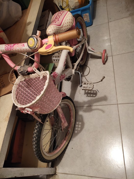 儿童自行车，8成新，需自取。