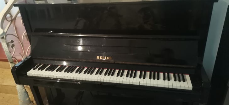 钢琴，品牌helios ，限德阳市内提货。...