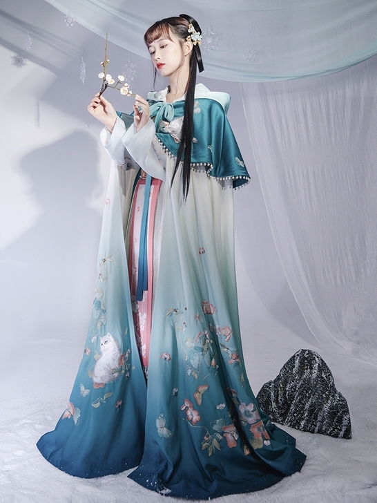 出租七月夕周年庆走秀款 千秋雪 斗篷汉服冬...