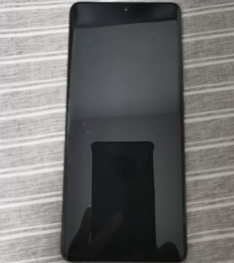 小米12pro顶配,实际用了一个月然后就一...