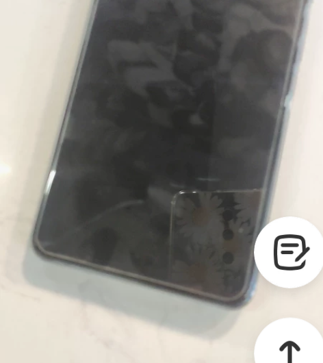 k40，12+256墨羽，后盖碎，前面外屏...