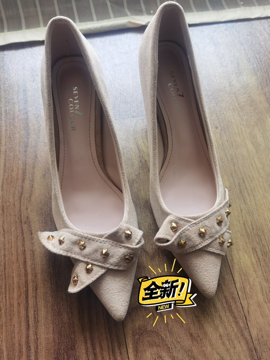 全新卡其尖头单鞋,36码