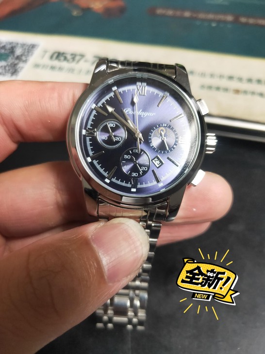 朋友送的男士手表 全新带包装盒看着非常高大...