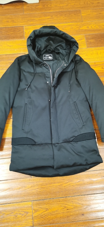 JDV专柜购入，羽绒服百分百正品，没穿过几...