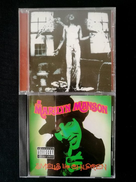 Marilyn Manson《Smells...
