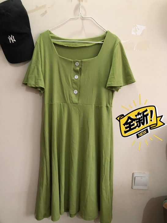 牛油果连衣裙 特别青春阳光！弹力很大 胖瘦...