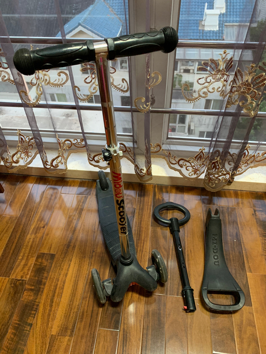 小朋友的滑板，6-7新。适合2-6岁孩子，...