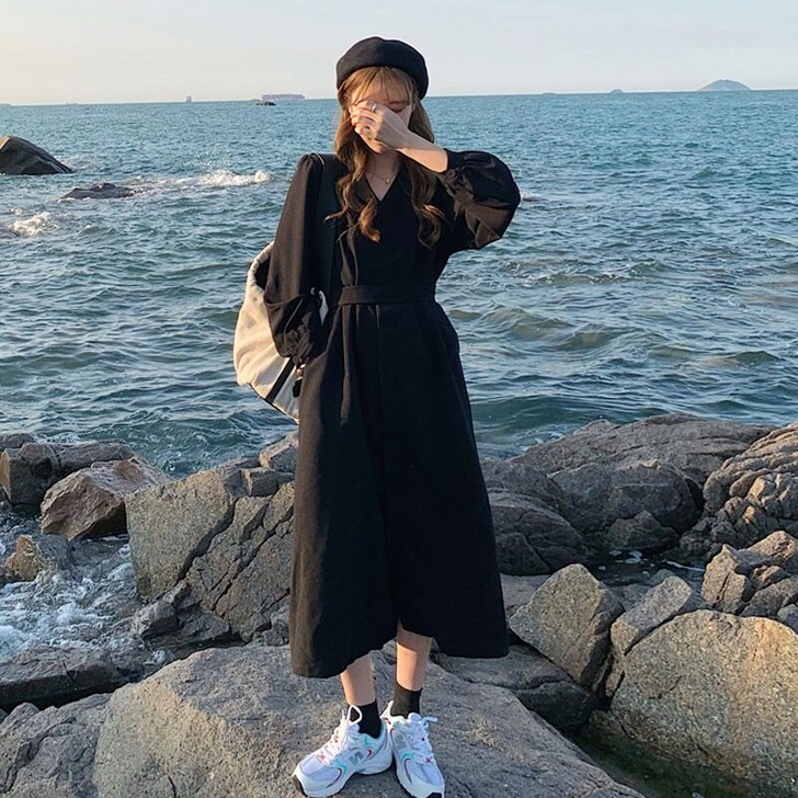 长裙黑色女连衣裙春秋灯芯绒泡泡袖中长款半身...