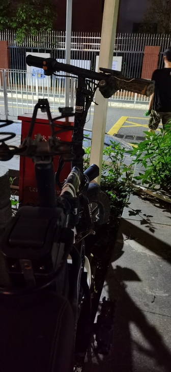 正步电动自行车锂电池，是卖锂电池，车子18...