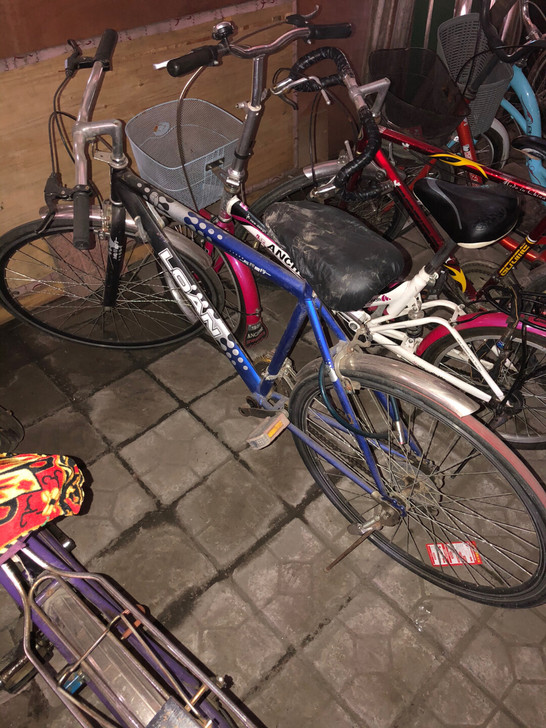 老版公路自行车，把手我自己改的，要的代价来。